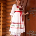 Элементы украинской вышивки на свадебном платье добавят ему шарма и национального колорита